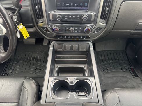Used 2018 Chevrolet Silverado 1500 LTZ Z71 w/ LTZ Plus Package image 11