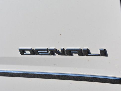 Used 2017 GMC Yukon Denali w/ Open Road Package AWD/4WD image 11