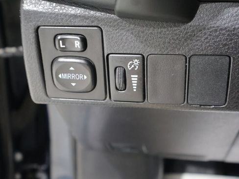 Used 2018 Toyota Corolla LE w/ Carpet Mat Package (TMS) FWD image 31