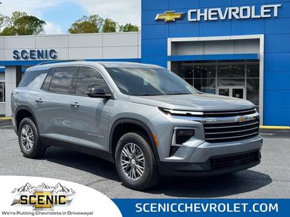 Used 2025 Chevrolet Traverse LT w/ Driver Confidence Package
