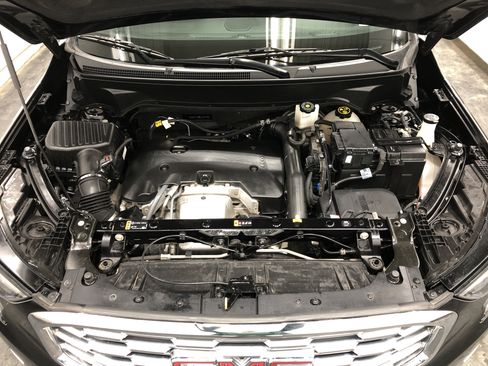 Used 2020 GMC Terrain Denali w/ GMC Pro Grade Package image 6