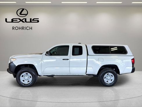 Used 2020 Toyota Tacoma SR image 9