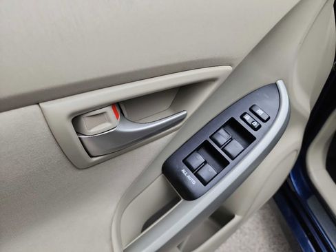 Used 2012 Toyota Prius Two FWD image 11