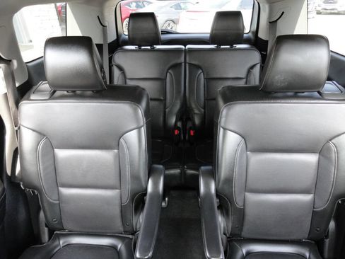 Used 2019 GMC Acadia SLT FWD image 15