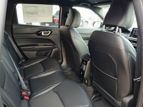 New 2026 Jeep Compass Latitude image 18