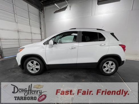 Used 2019 Chevrolet Trax LT w/ LT Convenience Package image 5
