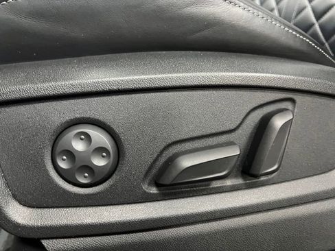 Used 2020 Audi SQ5 Prestige image 11