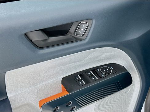 Used 2024 Ford Maverick XLT image 18