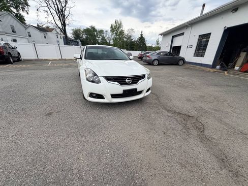 Used 2011 Nissan Altima 2.5 S w/ 2.5S Premium Pkg FWD image 23