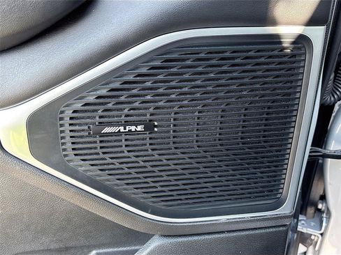Used 2024 Jeep Wagoneer L Series II RWD image 22