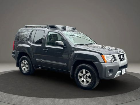 Used 2013 Nissan Xterra PRO-4X w/ Pro-4x Leather Pkg AWD/4WD image 3