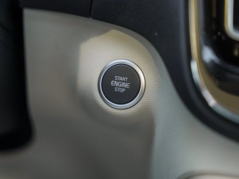 New 2026 Volvo XC40 B5 Ultra w/ Protection Package Premier image 27