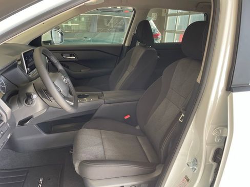 Certified 2026 Nissan Rogue SV image 10