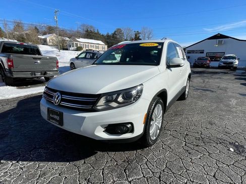 Used 2016 Volkswagen Tiguan SE image 2