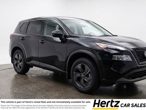 Used 2025 Nissan Rogue SV image 1