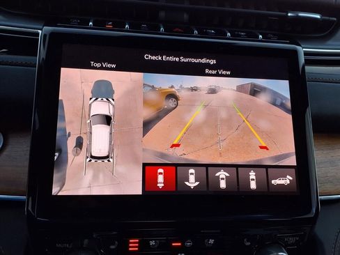 Certified 2025 Jeep Grand Cherokee Summit image 6