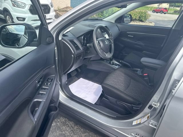 Used 2025 Mitsubishi Outlander Sport ES AWD/4WD image 13