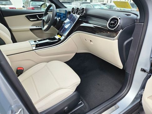 New 2026 Mercedes-Benz GLC 300 4MATIC image 9