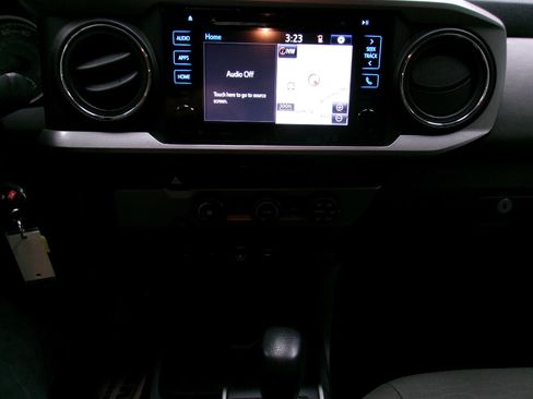 Used 2018 Toyota Tacoma SR5 image 11