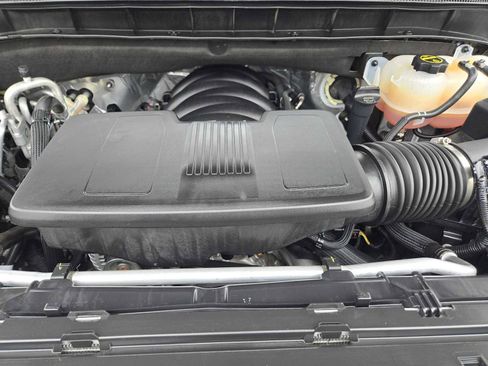 Certified 2024 Chevrolet Suburban Z71 w/ Luxury Package image 30