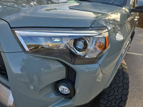 Used 2022 Toyota 4Runner TRD Off-Road Premium image 34