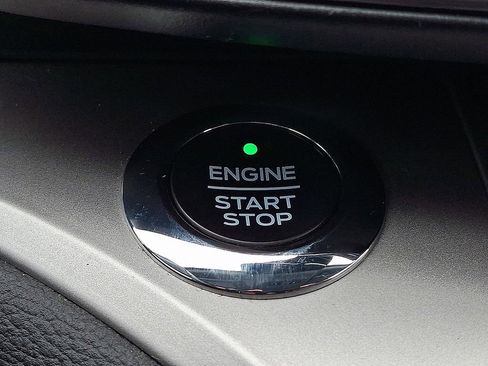 Used 2021 Ford Explorer XLT w/ Equipment Group 202A image 26