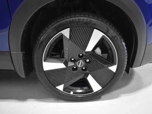 Certified 2025 Nissan Kicks SR image 10