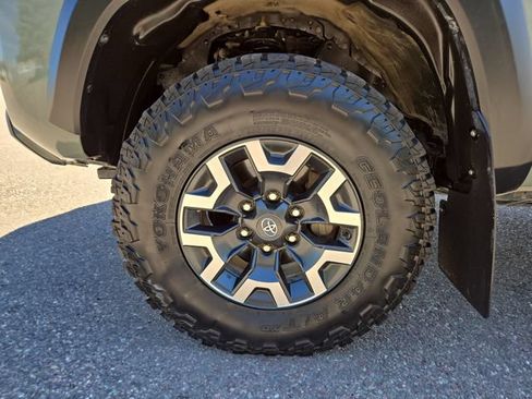 Used 2023 Toyota Tacoma TRD Off-Road AWD/4WD image 7
