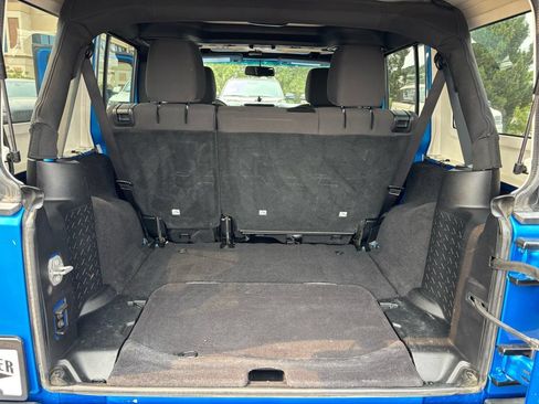 Used 2015 Jeep Wrangler Unlimited Sport w/ Quick Order Package 24S AWD/4WD image 32