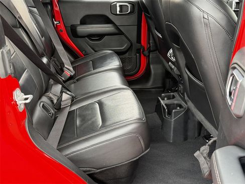 Used 2020 Jeep Gladiator Overland image 22