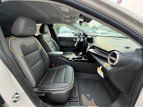 New 2026 Chevrolet Trax ACTIV w/ Driver Confidence Package FWD image 23