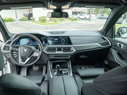 Used 2022 BMW X5 xDrive45e w/ Parking Assistance Package image 16