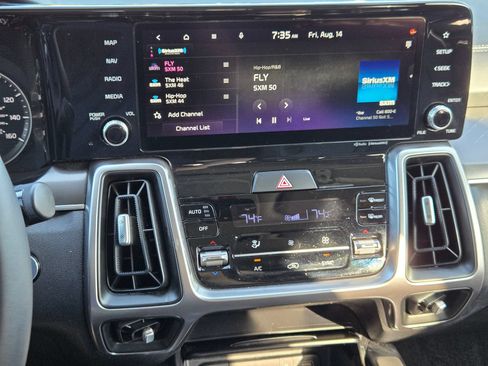 Used 2023 Kia Sorento S w/ Panoramic Sunroof Package FWD image 32