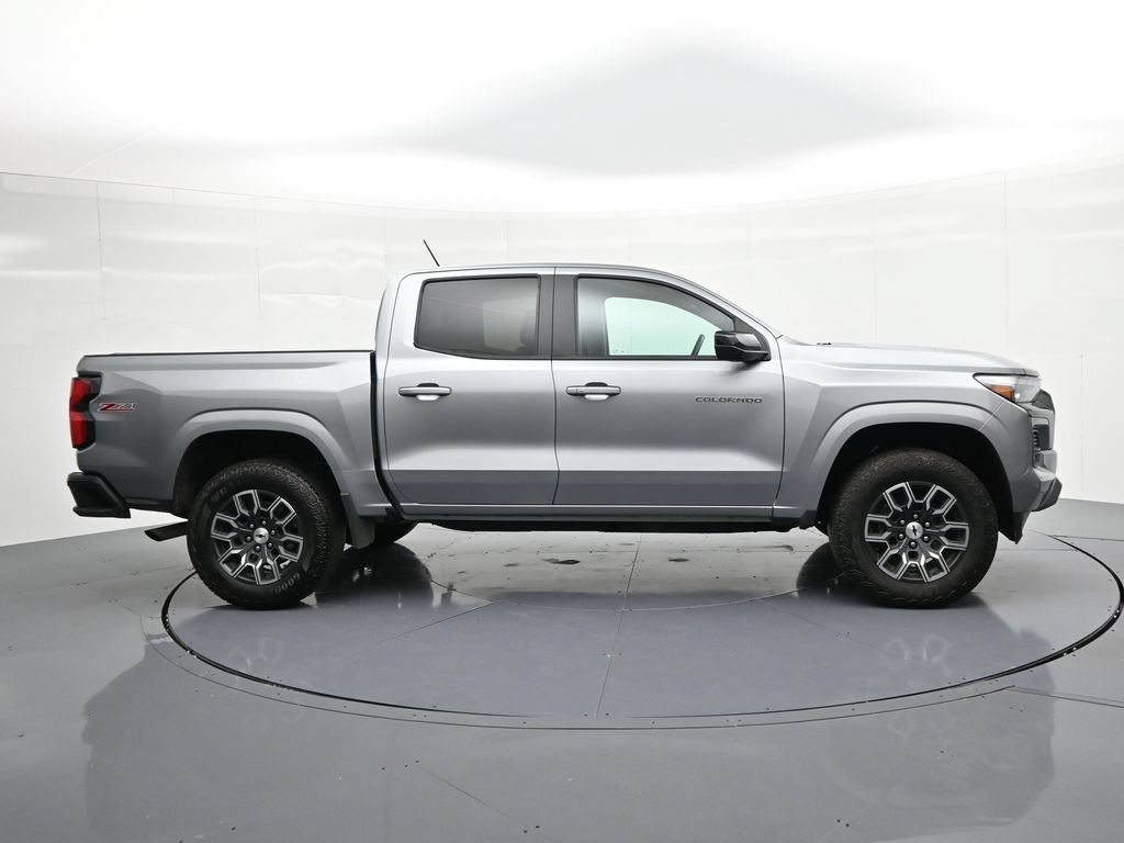 Used 2023 Chevrolet Colorado Z71 w/ Z71 Convenience Package 2 AWD/4WD image 4
