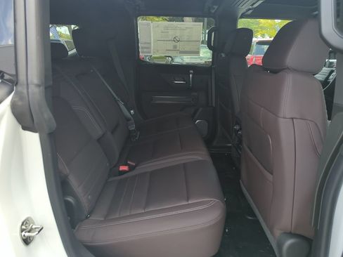 New 2026 GMC Hummer EV SUV AWD/4WD image 30