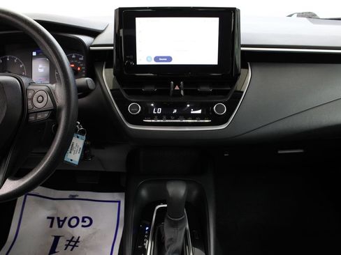 Used 2025 Toyota Corolla LE FWD image 19