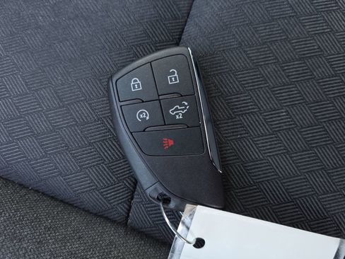 Used 2024 Chevrolet Silverado 1500 Custom image 11