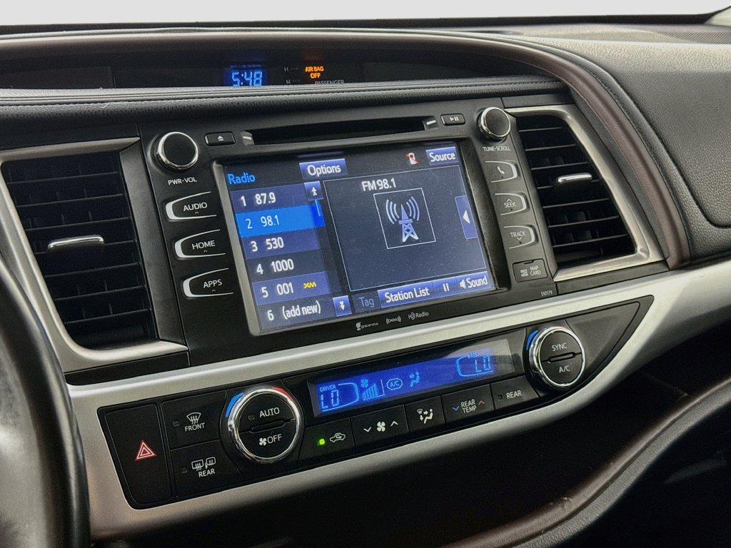 Used 2018 Toyota Highlander XLE AWD/4WD image 18