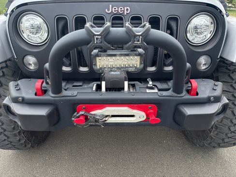 Used 2018 Jeep Wrangler Unlimited Rubicon w/ Dual Top Group image 8