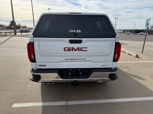 Used 2022 GMC Sierra 1500 SLT image 3