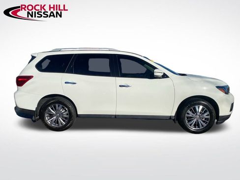 Used 2020 Nissan Pathfinder SV image 8