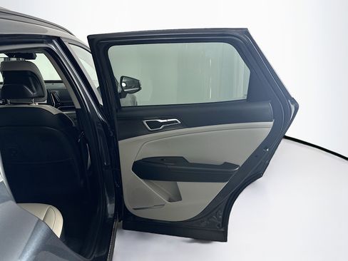 Used 2025 Kia Sportage EX w/ Premium Package image 33