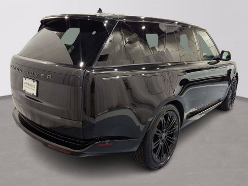 Certified 2024 Land Rover Range Rover SE image 4