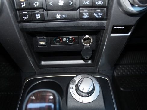 Used 2022 Toyota 4Runner Limited image 34