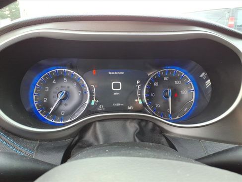 Used 2021 Chrysler Pacifica Touring image 15