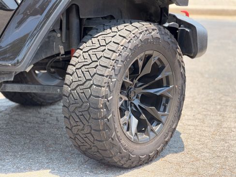 Used 2021 Jeep Wrangler Unlimited Rubicon AWD/4WD image 5