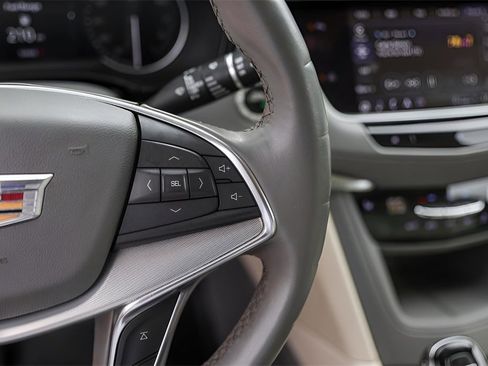 Used 2021 Cadillac XT5 Premium Luxury image 19