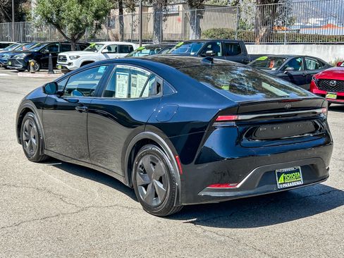 Used 2024 Toyota Prius Prime FWD image 8