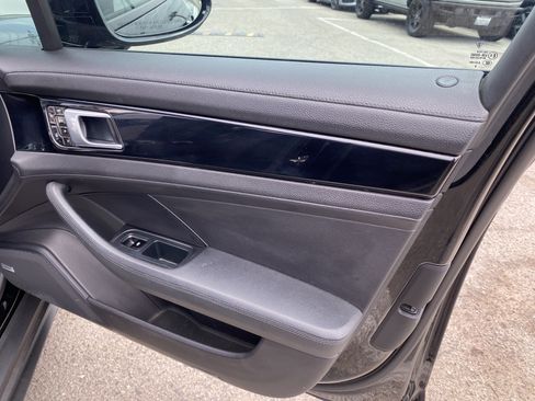 Used 2018 Porsche Panamera 4 AWD/4WD image 22