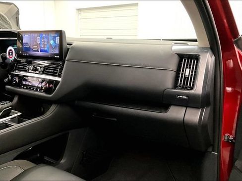 New 2026 Nissan Pathfinder SL w/ SL Premium Package AWD/4WD image 39
